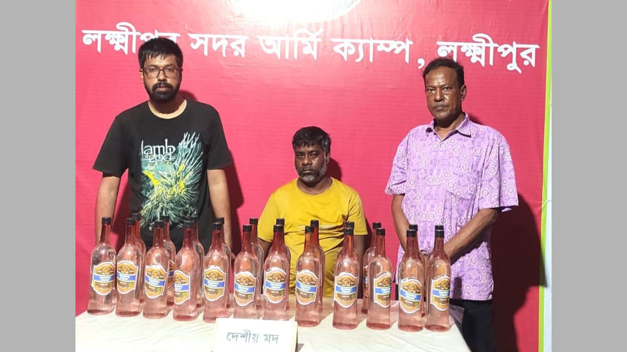 লক্ষ্মীপুরে ওষুধের দোকানে মদ বিক্রি, বাবা-ছেলেসহ আটক ৩